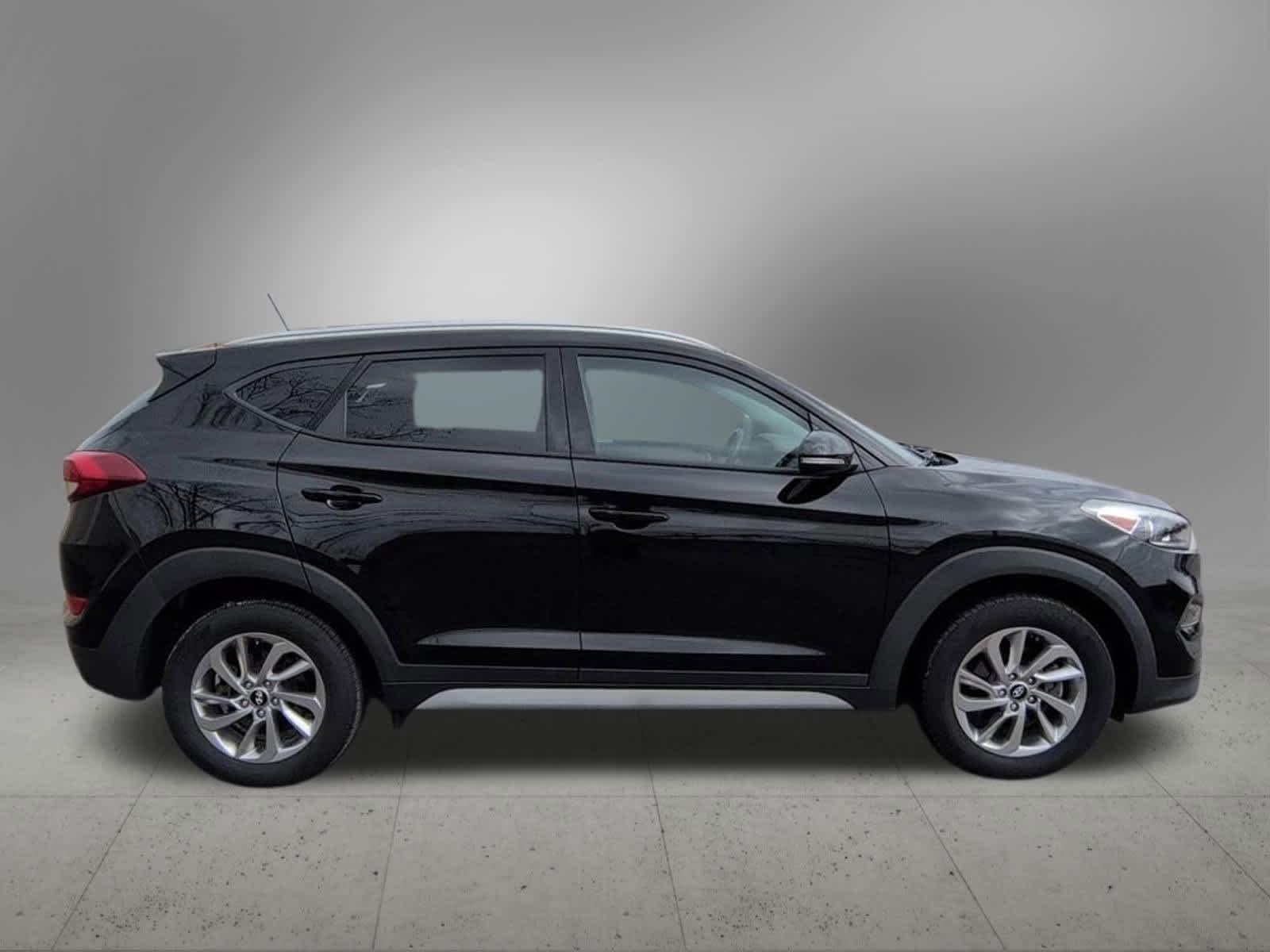 Thumbnail: 2017 Hyundai Tucson - 7