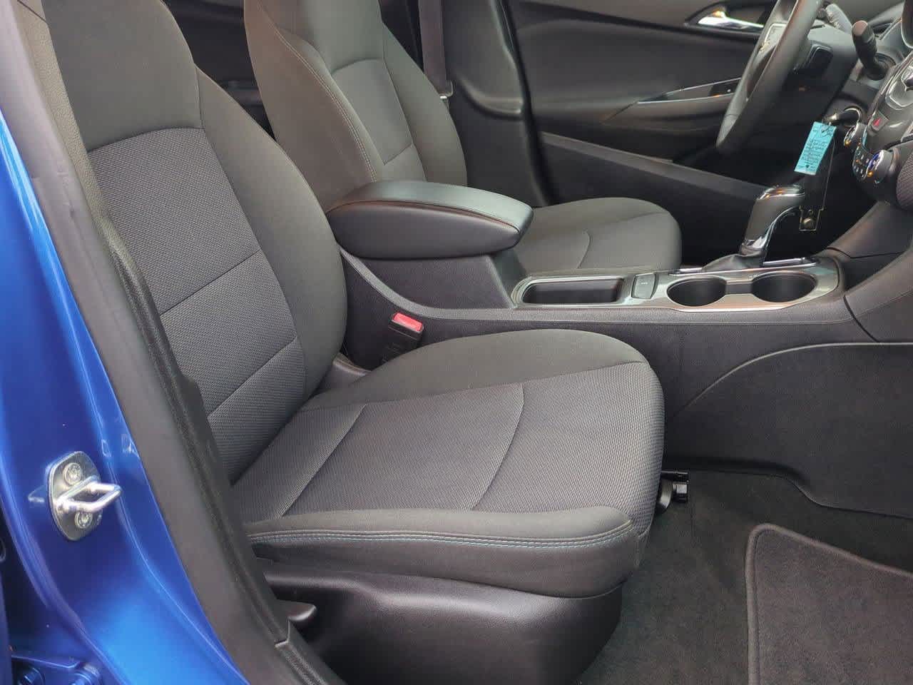 Thumbnail: 2017 Chevrolet Cruze - 20