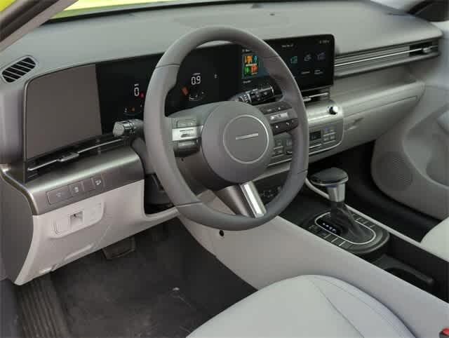 2025 Hyundai Kona SEL photo 2