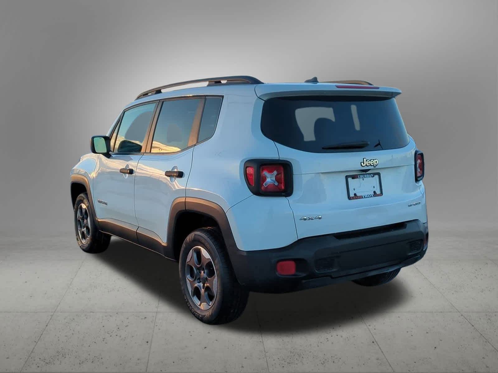 Thumbnail: 2017 Jeep Renegade - 4