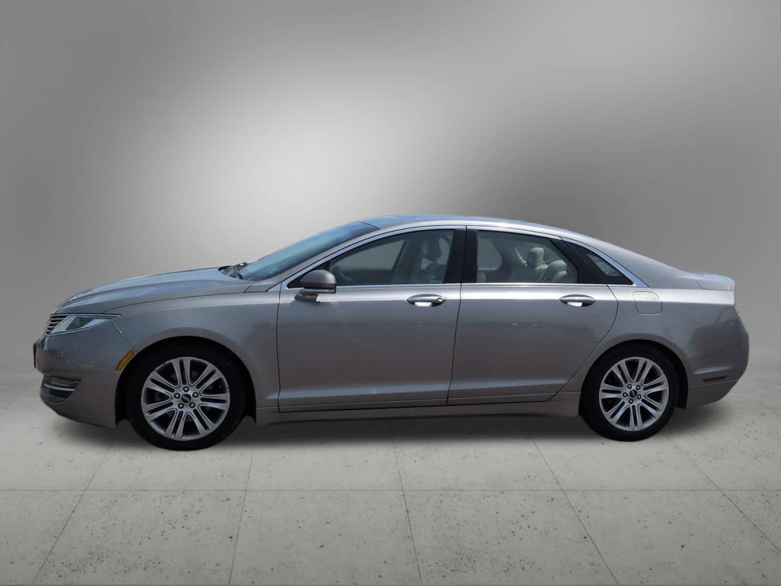 Thumbnail: 2015 Lincoln MKZ - 3