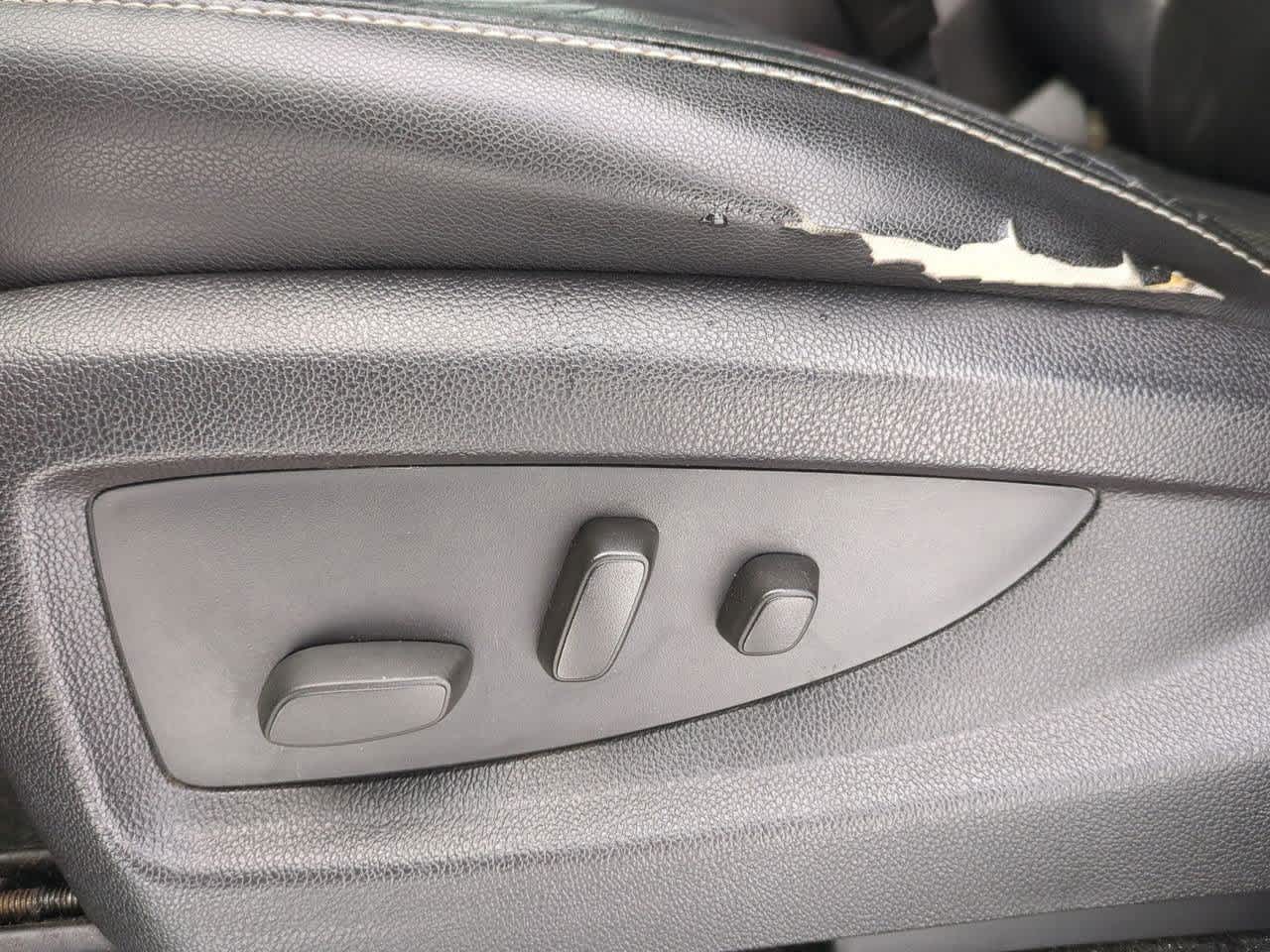 Thumbnail: 2015 Chevrolet Suburban - 16