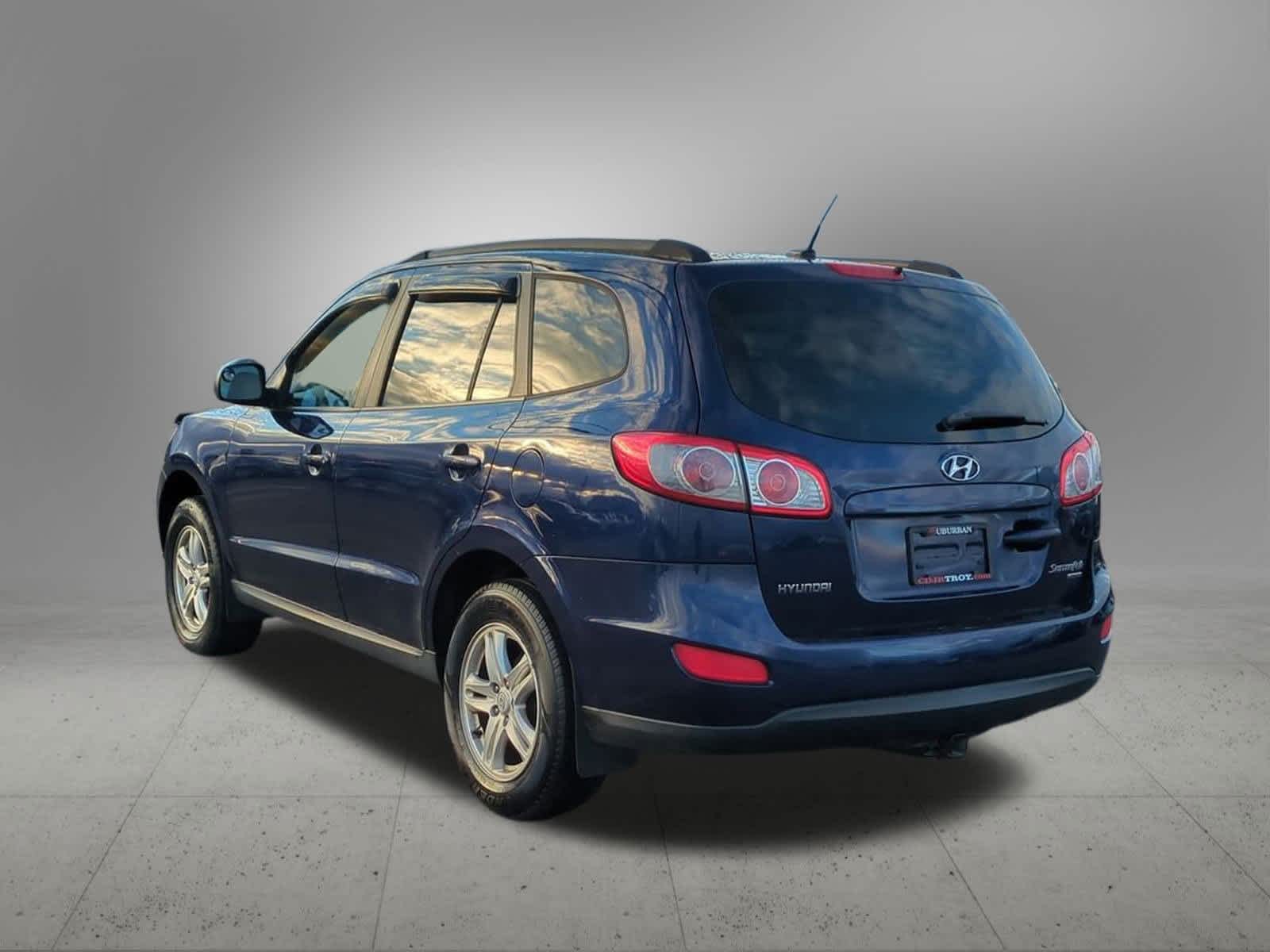 Thumbnail: 2010 Hyundai Santa Fe - 4