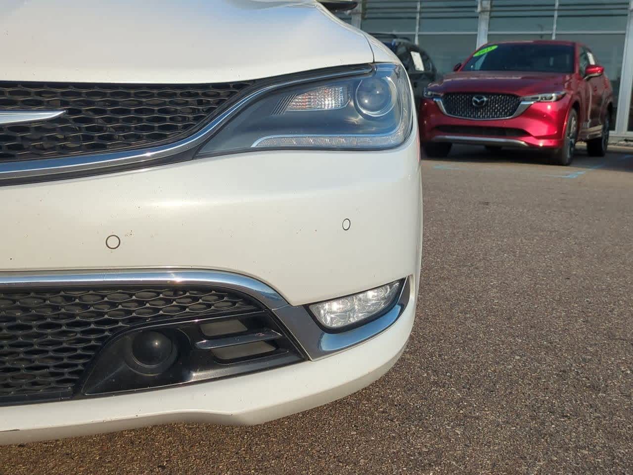 Thumbnail: 2015 Chrysler 200 - 10