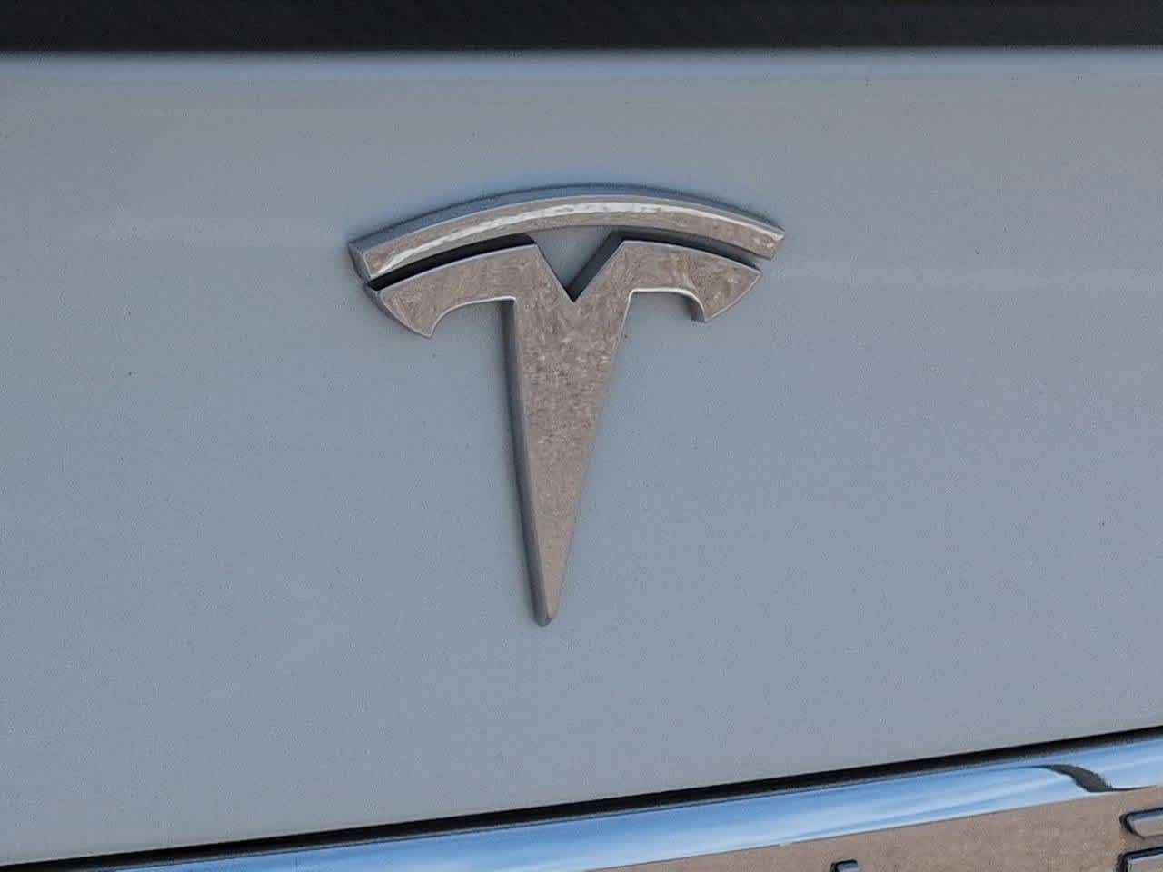 Thumbnail: 2015 Tesla Model S - 11