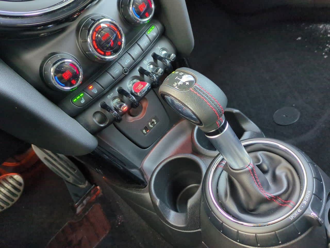 Thumbnail: 2017 MINI Cooper Hardtop - 33