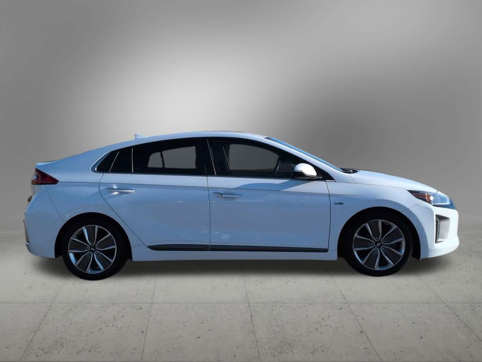 Thumbnail: 2018 Hyundai Ioniq - 7