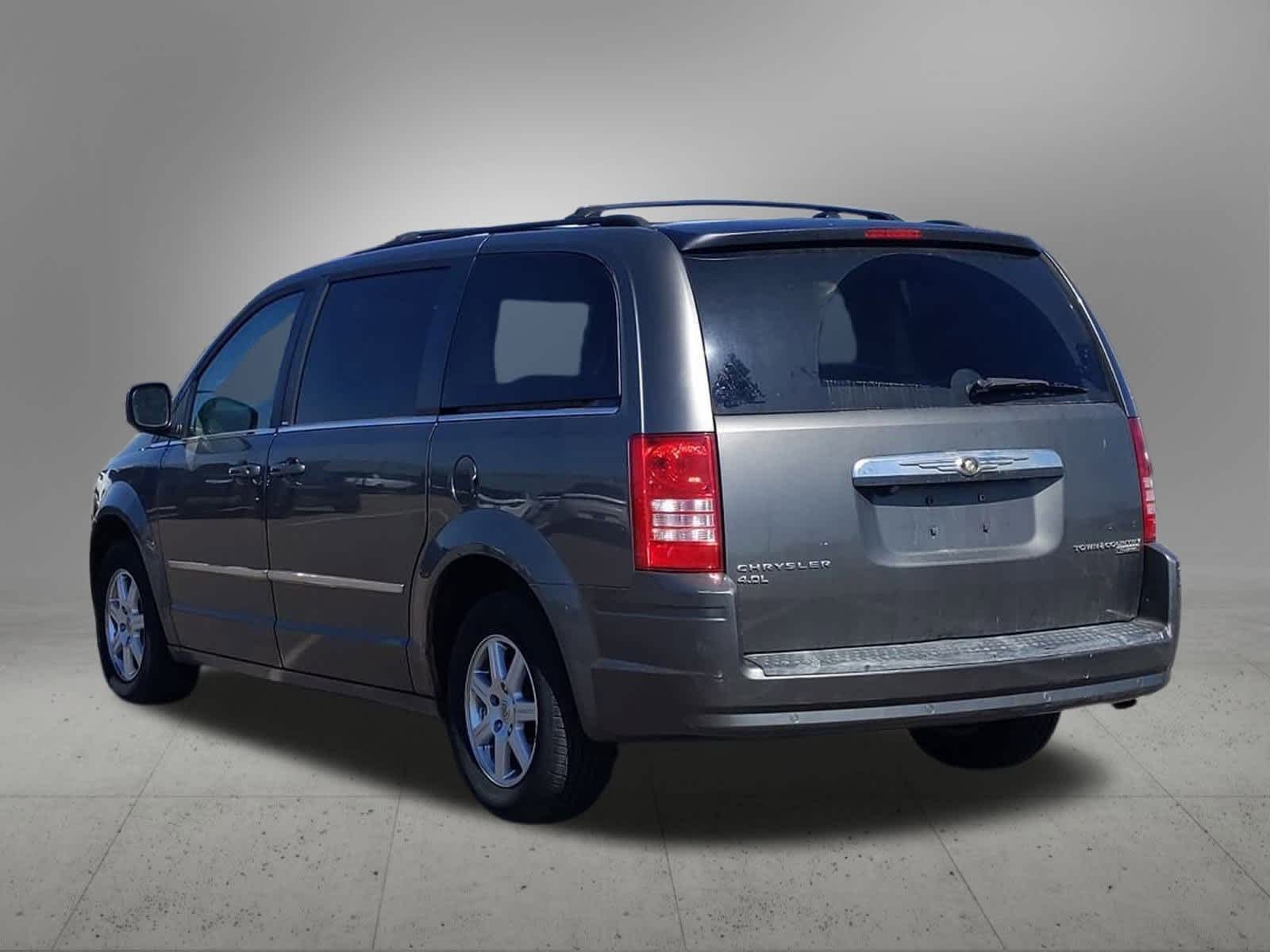2010 Chrysler Town & Country Touring 4