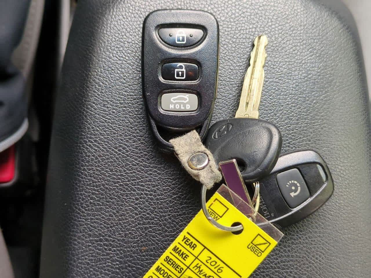 Thumbnail: 2015 Hyundai Elantra - 33