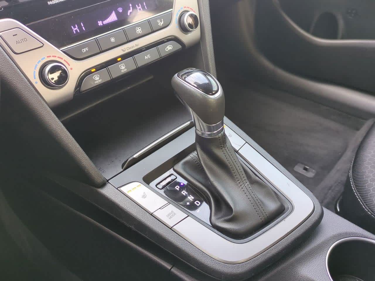 Thumbnail: 2017 Hyundai Elantra - 31