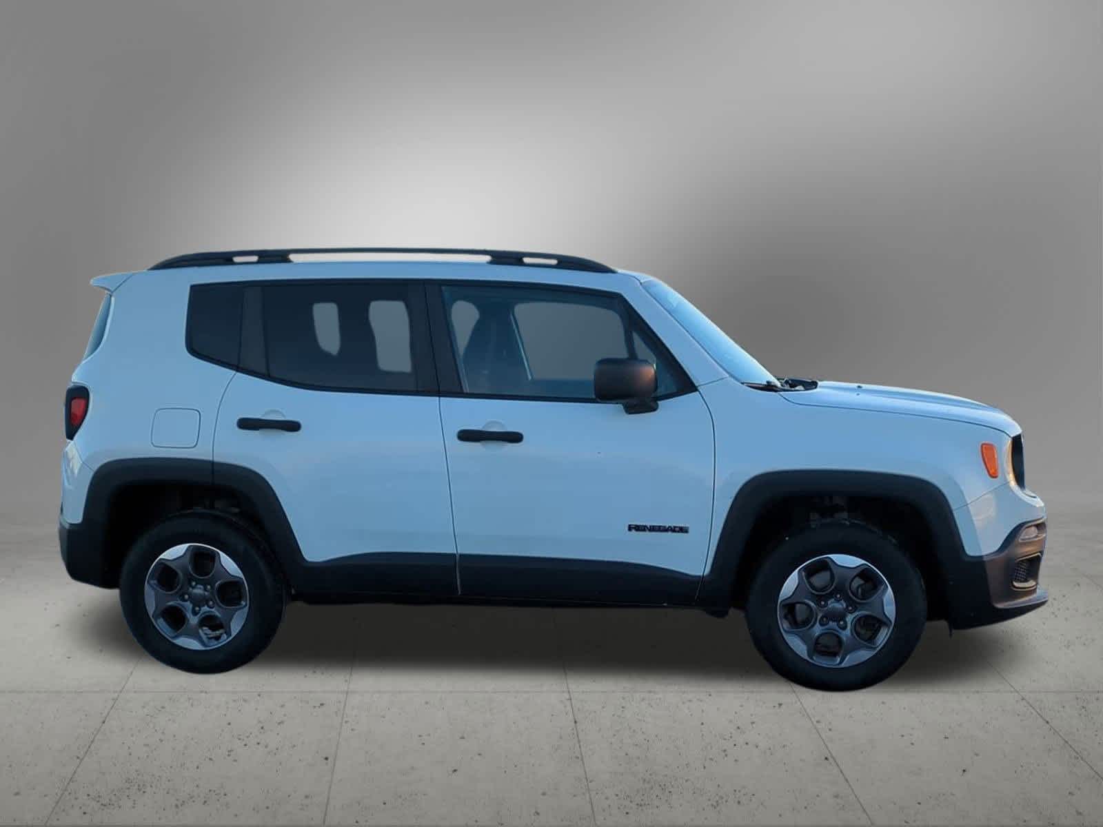 Thumbnail: 2017 Jeep Renegade - 7