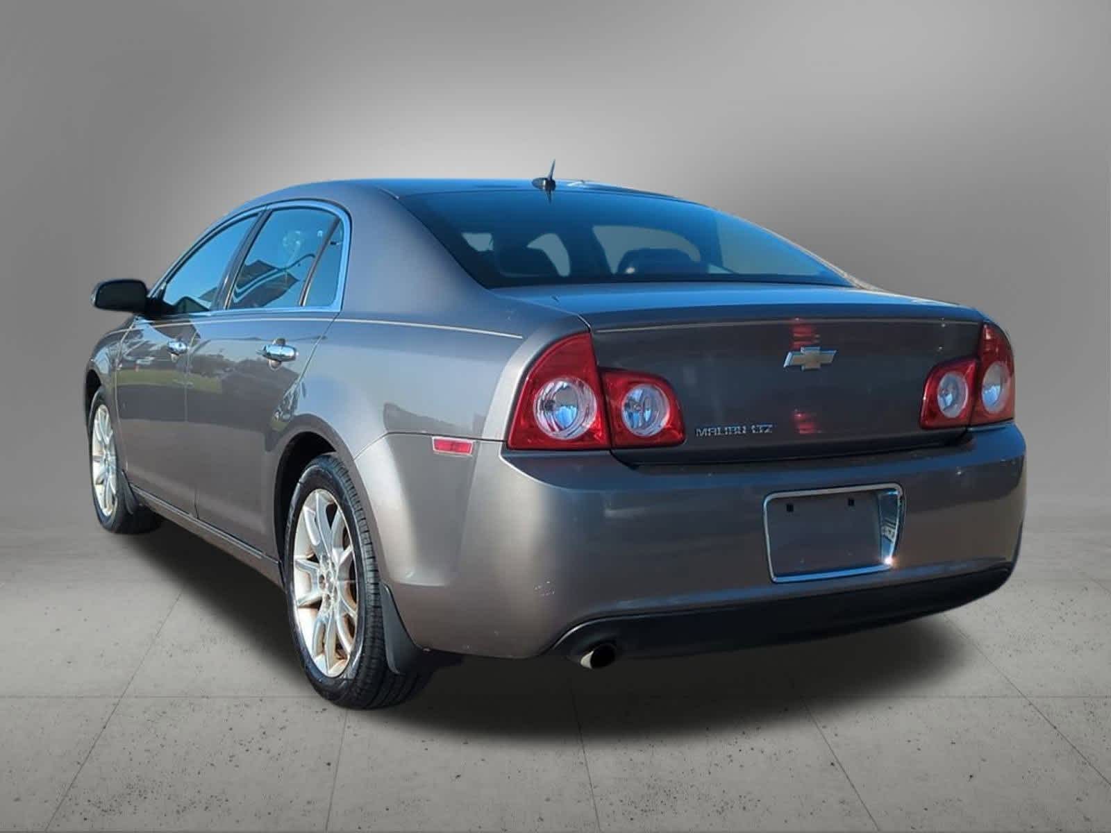 Thumbnail: 2010 Chevrolet Malibu - 4