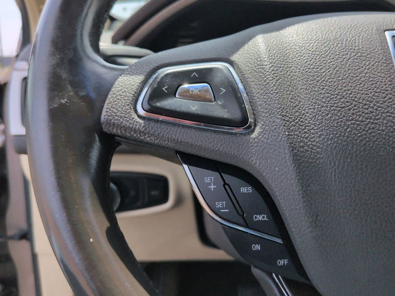 Thumbnail: 2015 Lincoln MKZ - 22