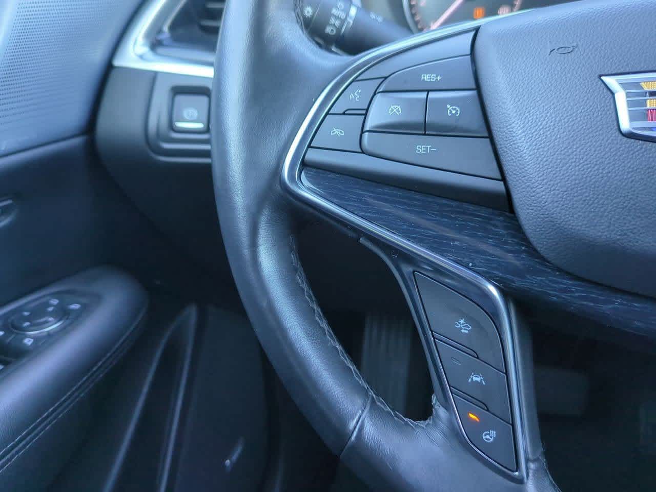 Thumbnail: 2024 Cadillac XT5 - 24