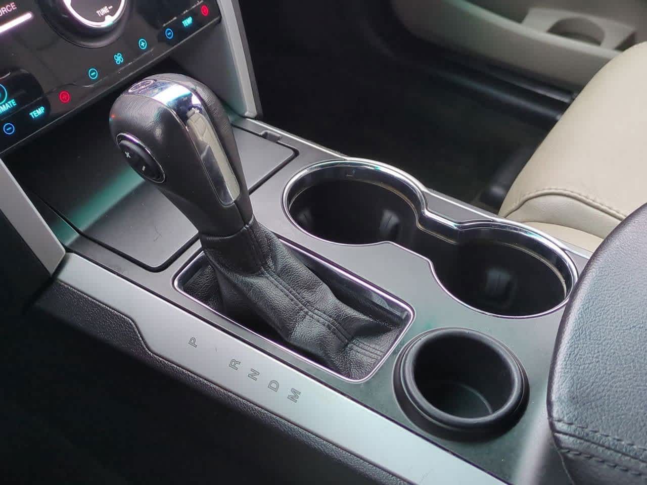 Thumbnail: 2015 Ford Explorer - 31