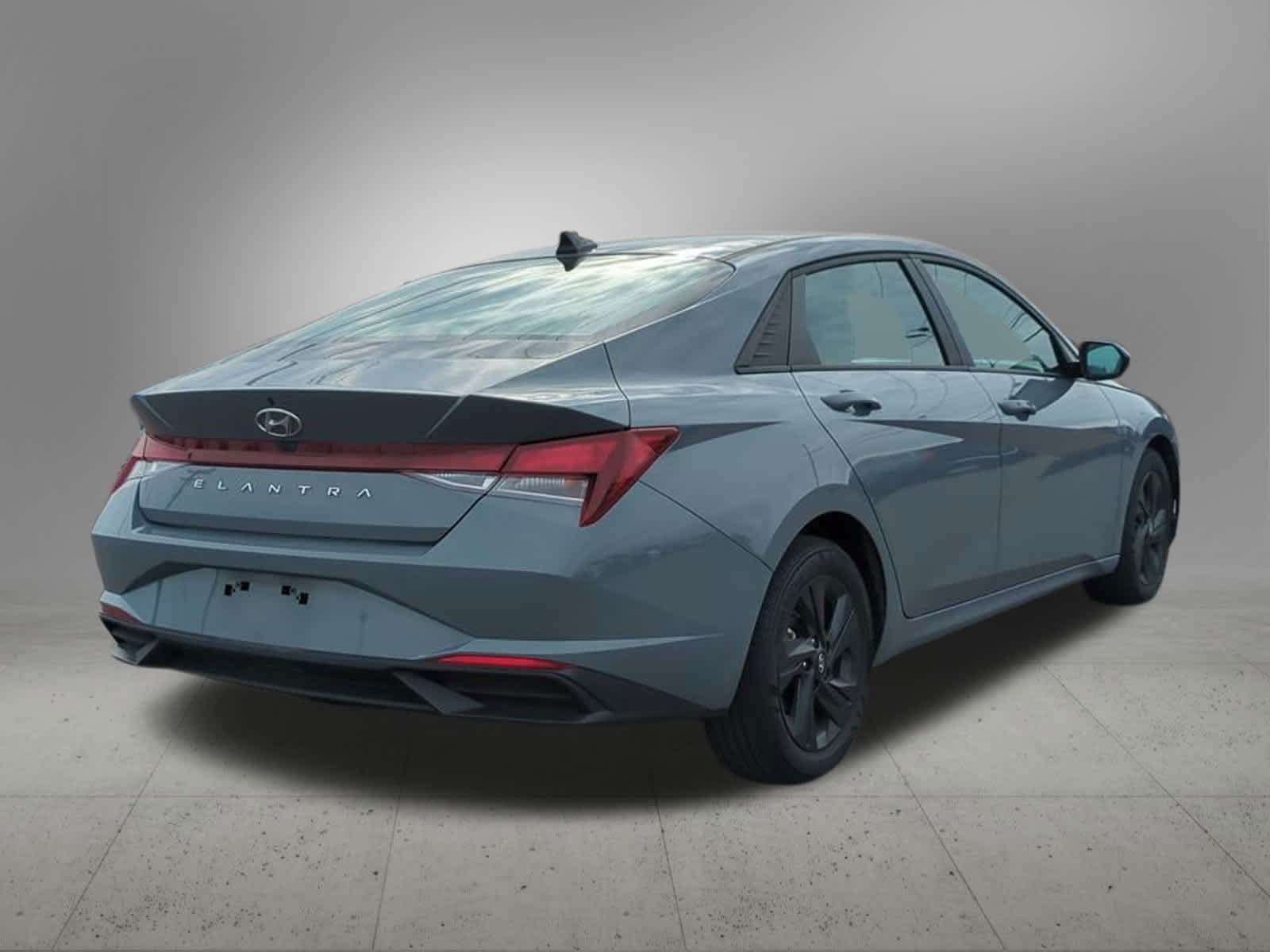 Thumbnail: 2022 Hyundai Elantra - 6