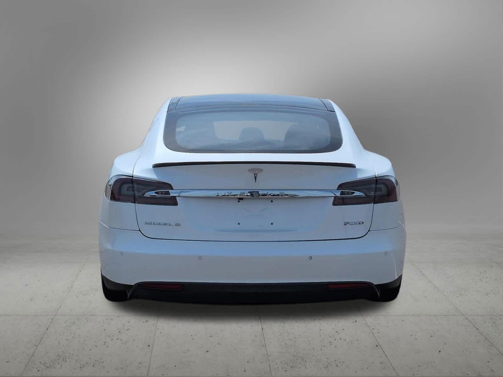 Thumbnail: 2015 Tesla Model S - 5