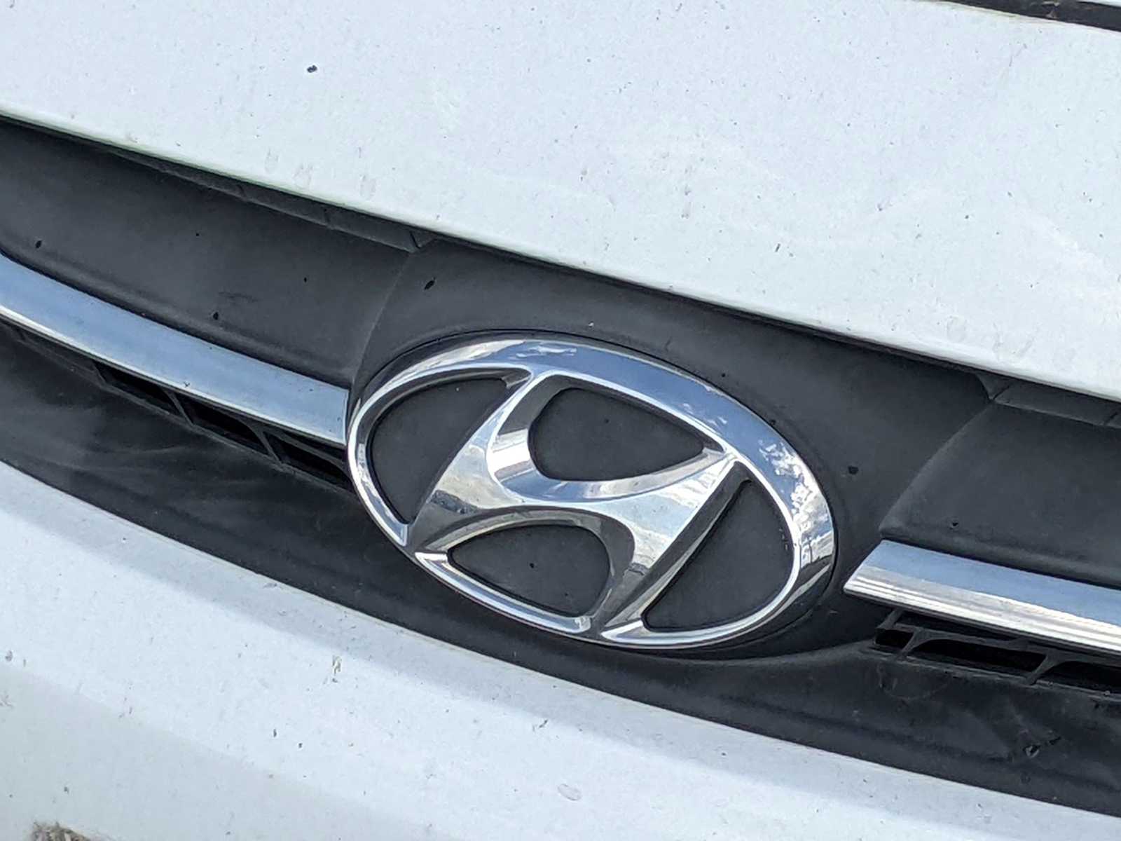 Thumbnail: 2017 Hyundai Accent - 11