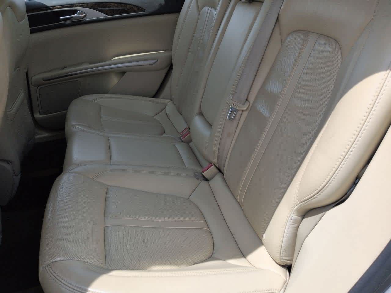 Thumbnail: 2015 Lincoln MKZ - 19