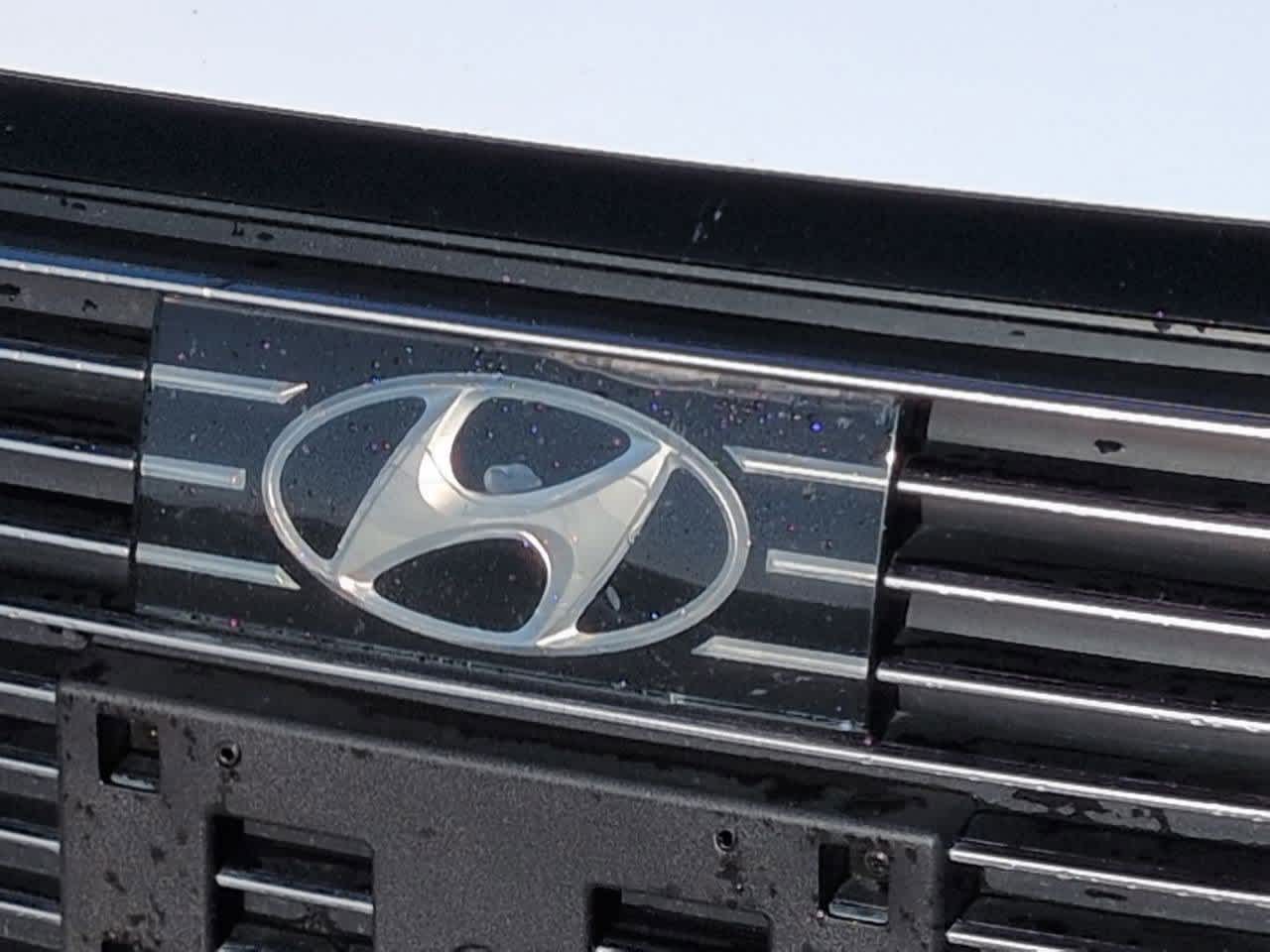 Thumbnail: 2018 Hyundai Ioniq - 11