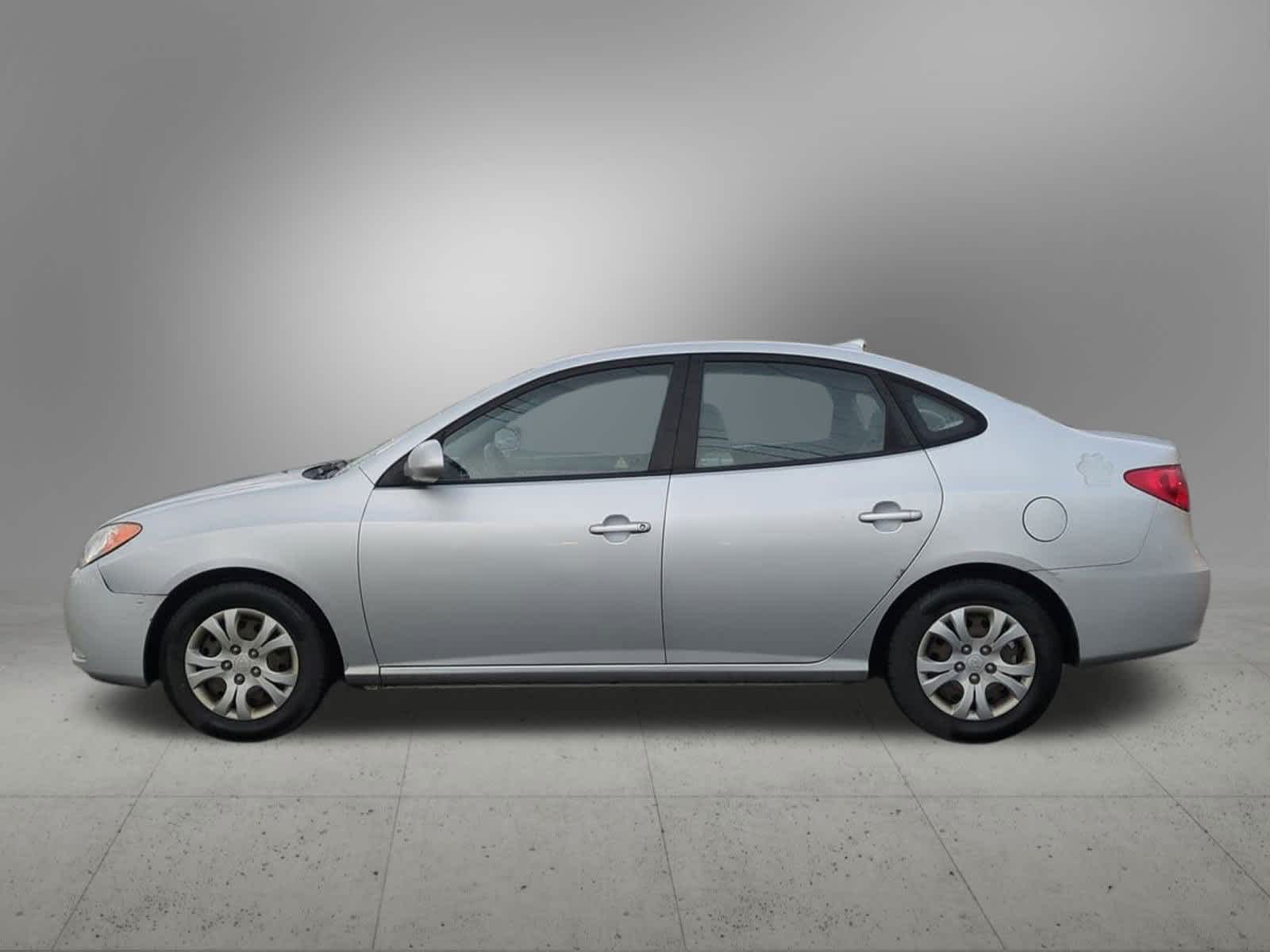 Thumbnail: 2010 Hyundai Elantra - 3