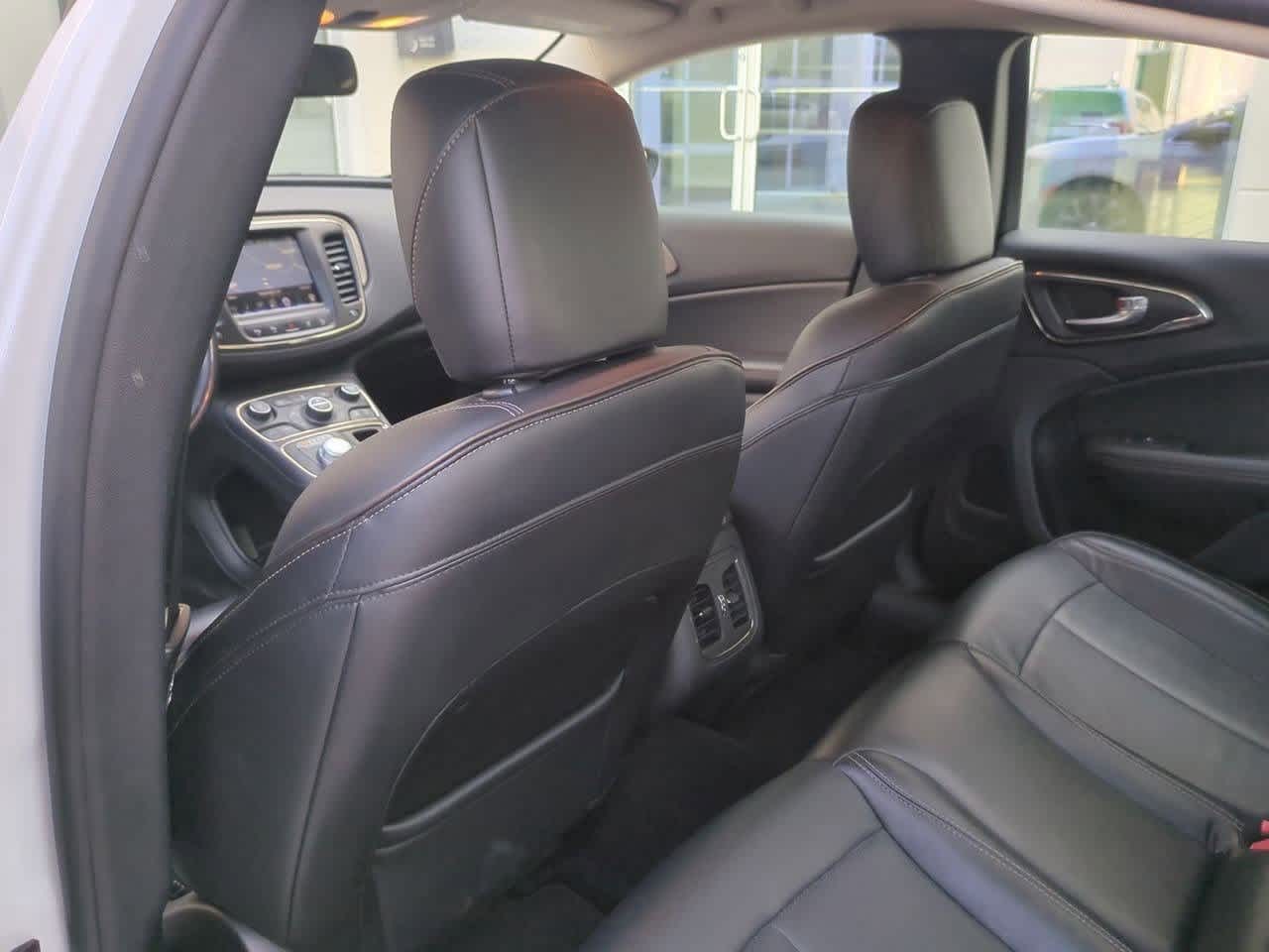 Thumbnail: 2015 Chrysler 200 - 17