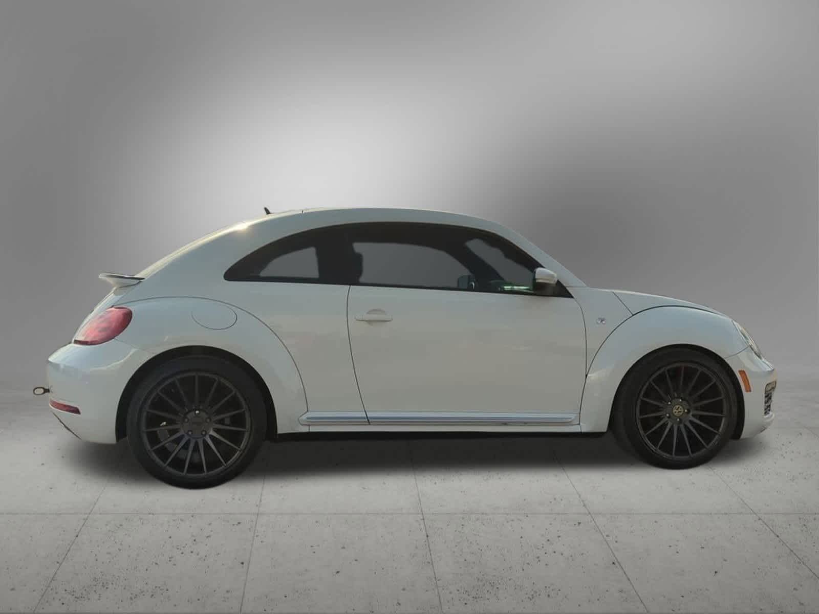 Thumbnail: 2019 Volkswagen Beetle - 7