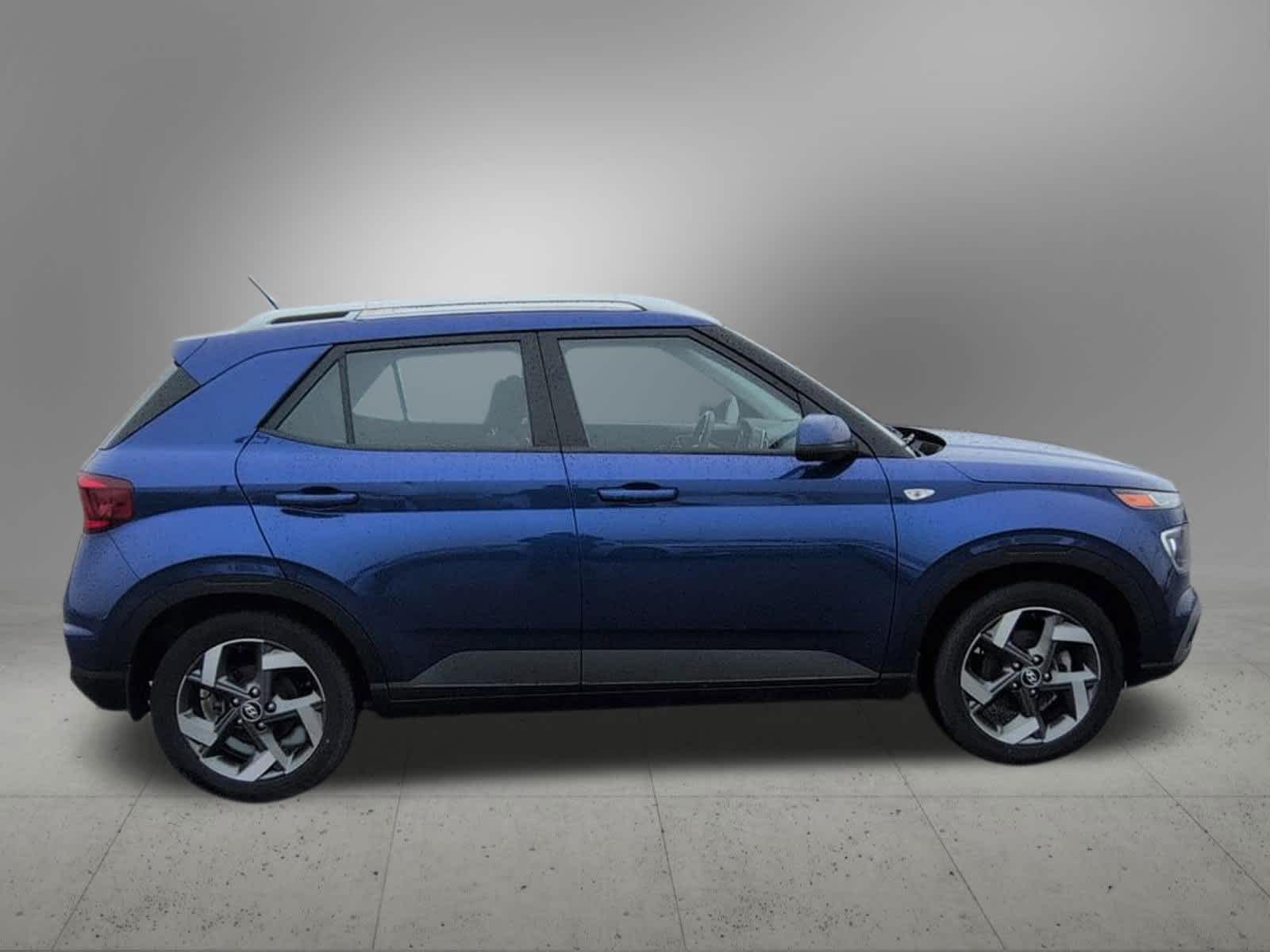 Thumbnail: 2023 Hyundai Venue - 7