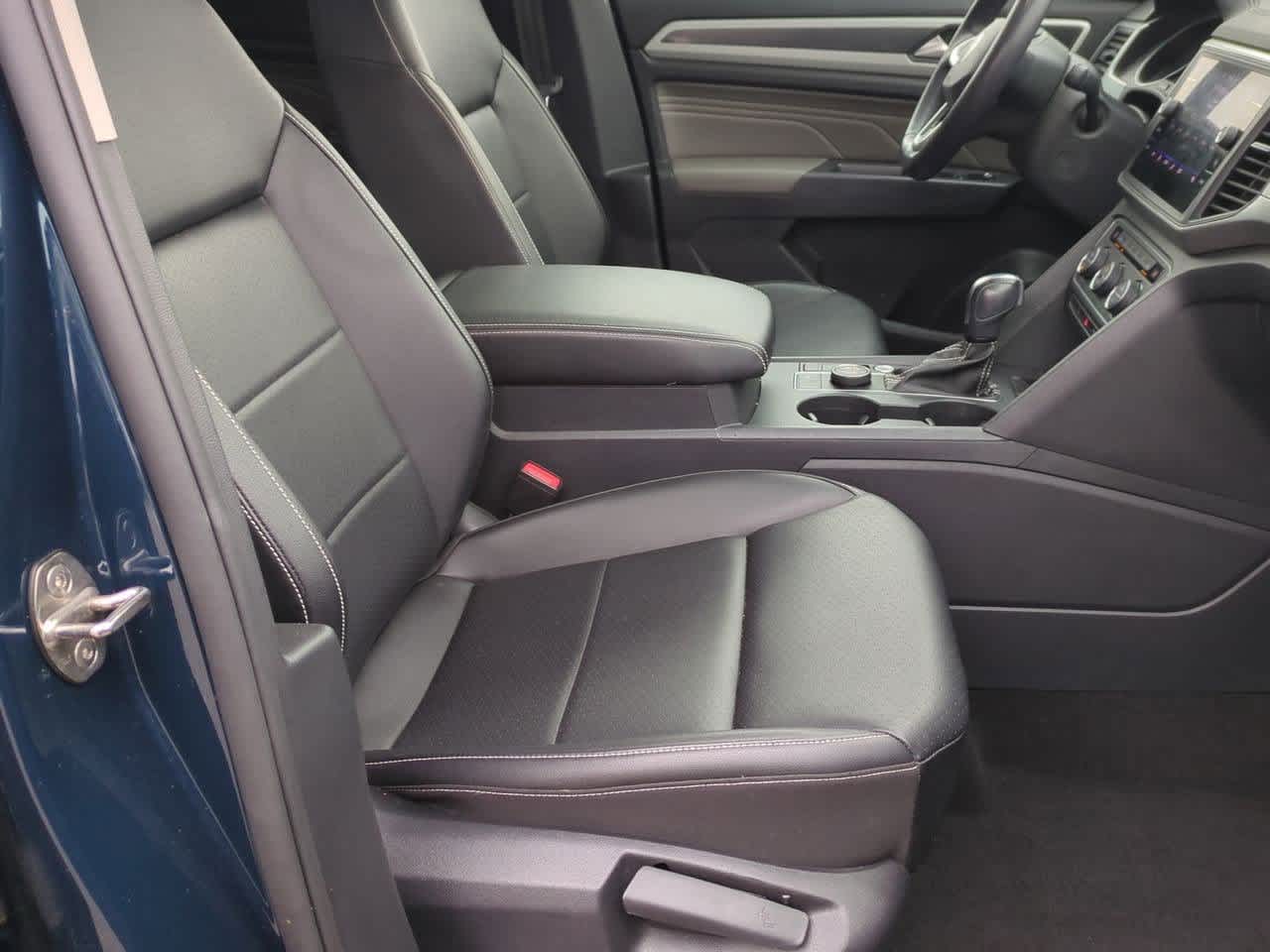 Thumbnail: 2021 Volkswagen Atlas - 22