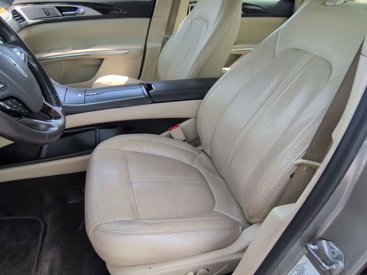 Thumbnail: 2015 Lincoln MKZ - 14
