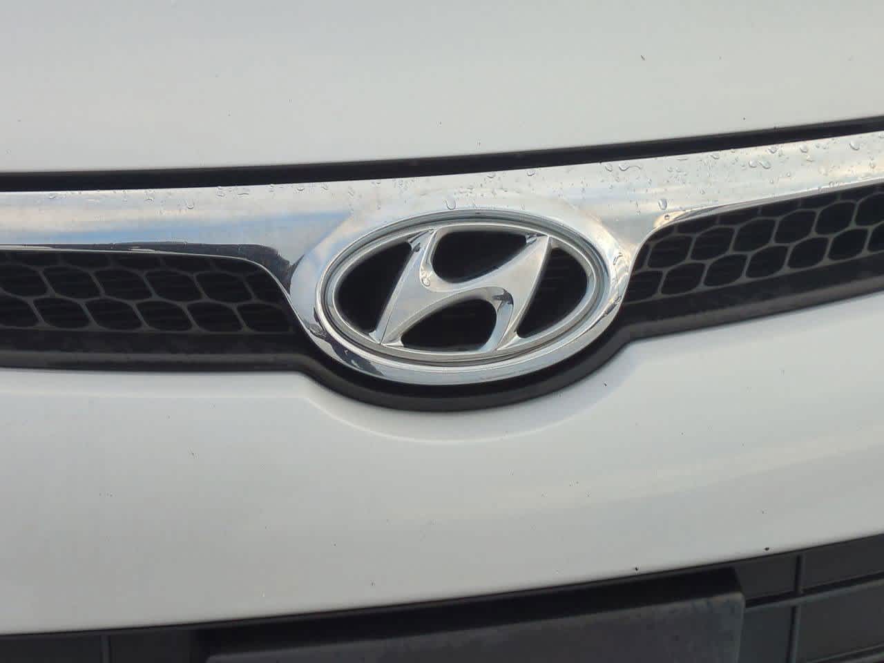 Thumbnail: 2012 Hyundai Elantra - 11