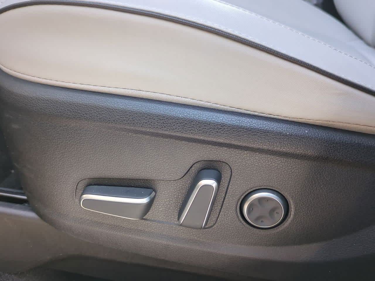 Thumbnail: 2025 Hyundai Palisade - 16