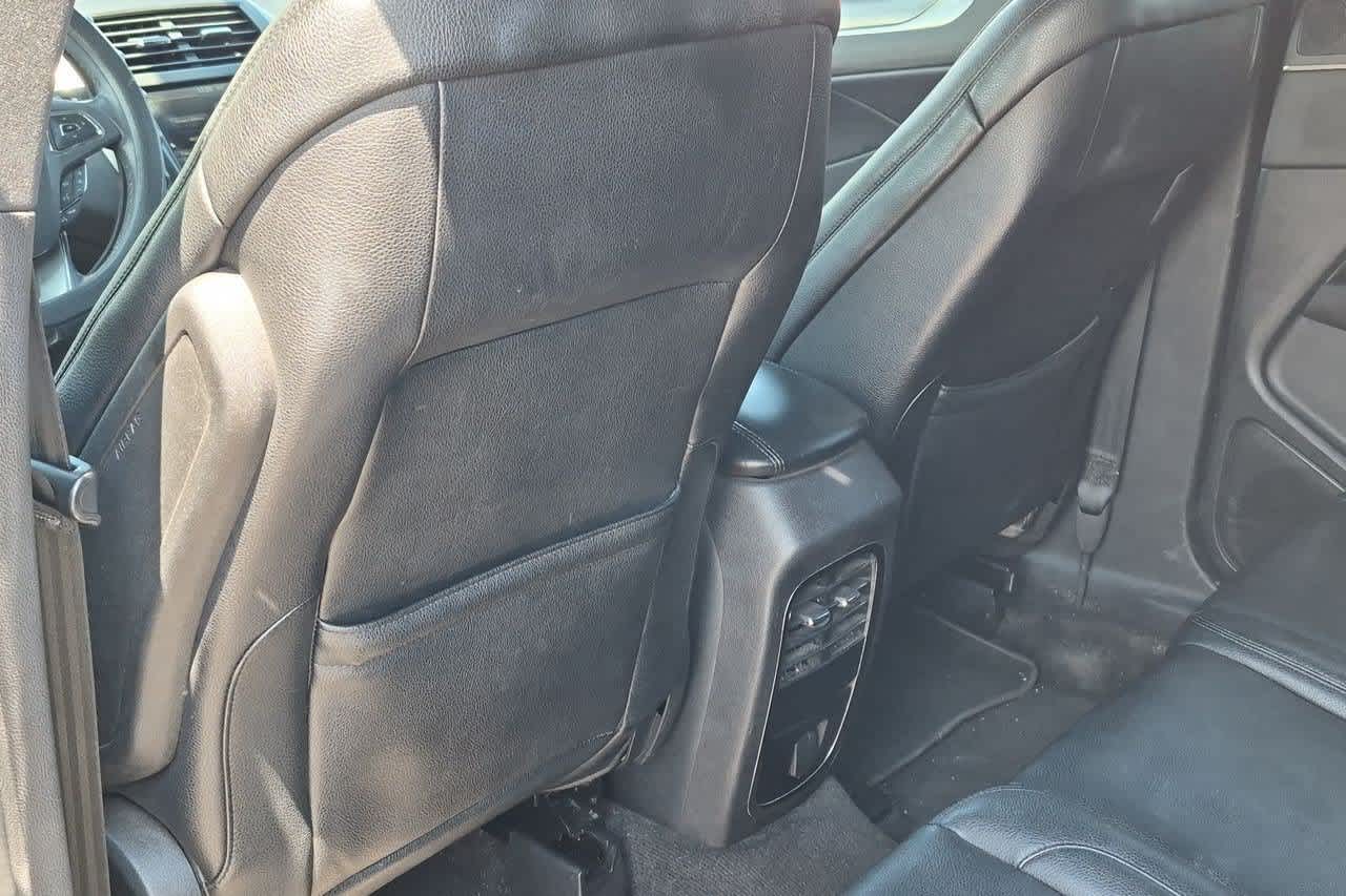Thumbnail: 2015 Lincoln MKC - 17
