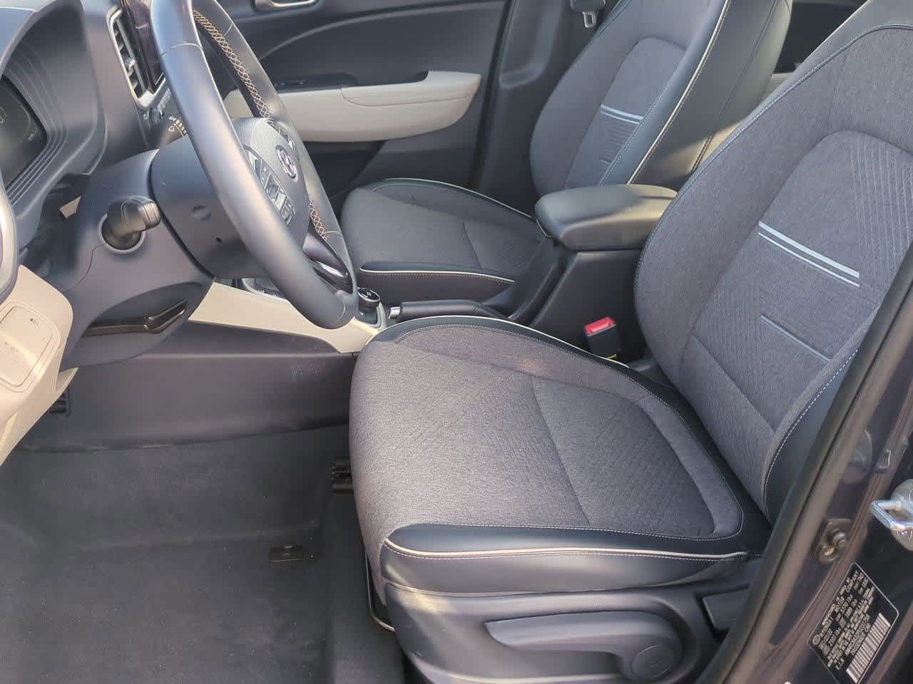 Thumbnail: 2023 Hyundai Venue - 15