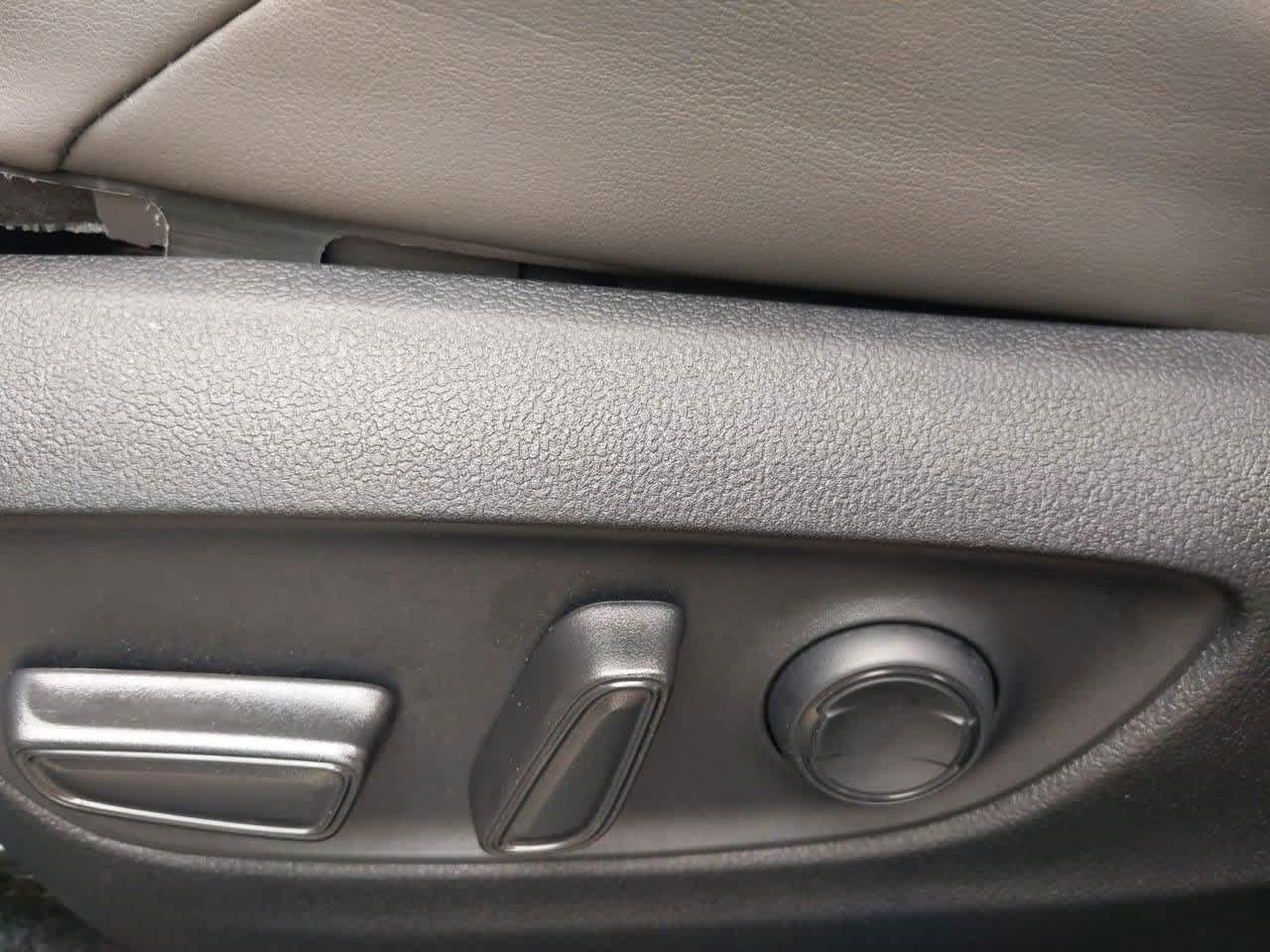 Thumbnail: 2022 Toyota RAV4 - 16