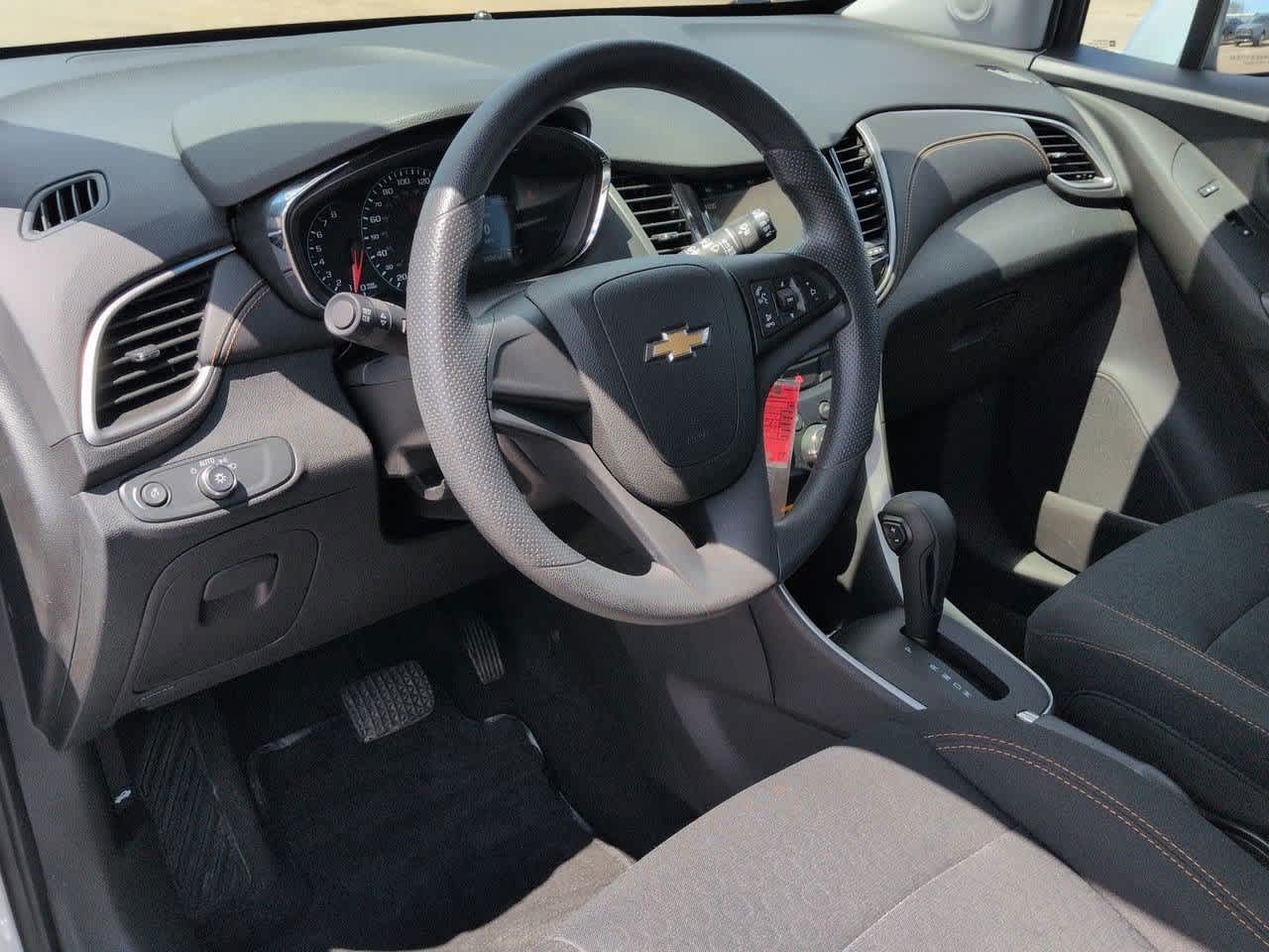 Thumbnail: 2018 Chevrolet Trax - 2
