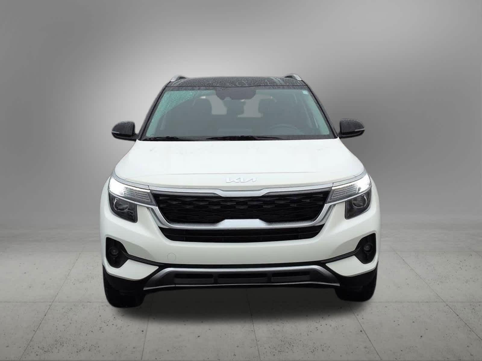 Thumbnail: 2023 Kia Seltos - 9