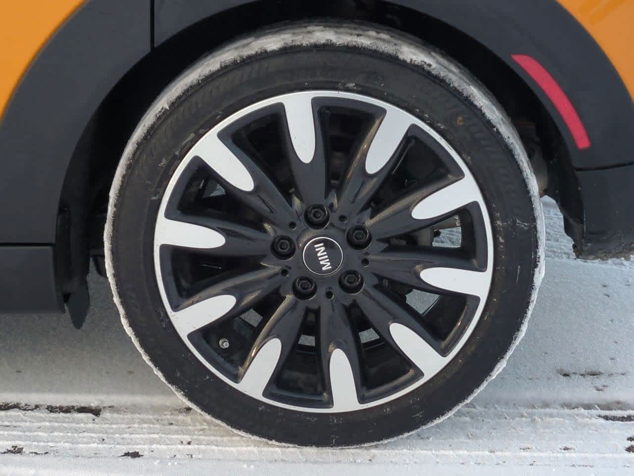 Thumbnail: 2017 MINI Cooper Hardtop - 13