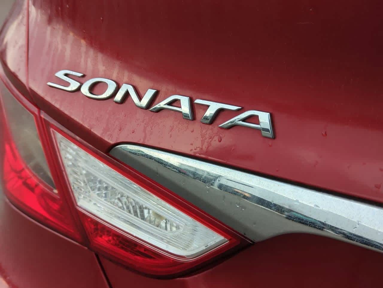 2011 Hyundai Sonata SE 12