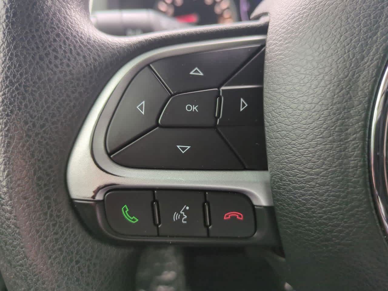 Thumbnail: 2019 Jeep Renegade - 23