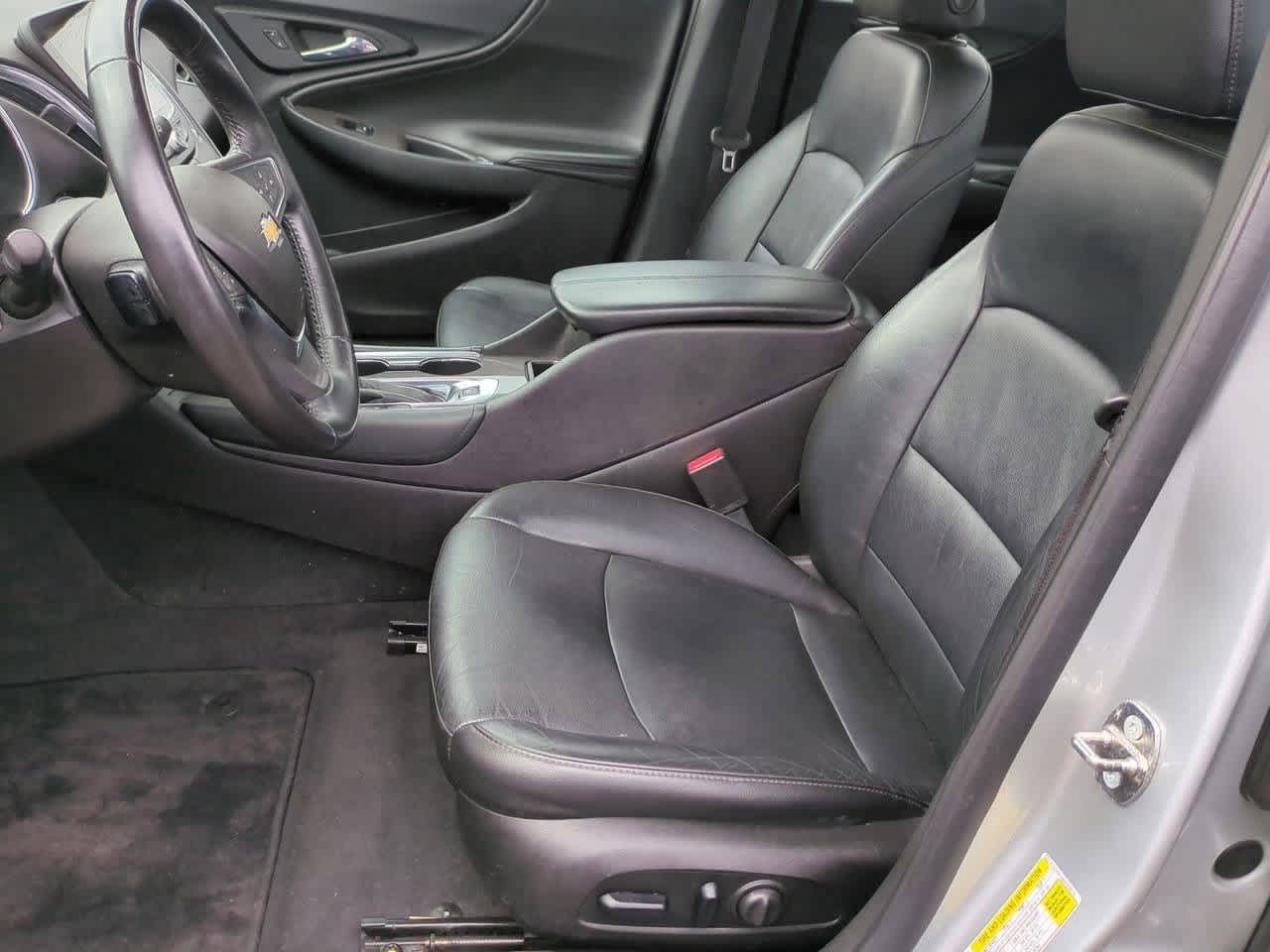 Thumbnail: 2017 Chevrolet Malibu - 14