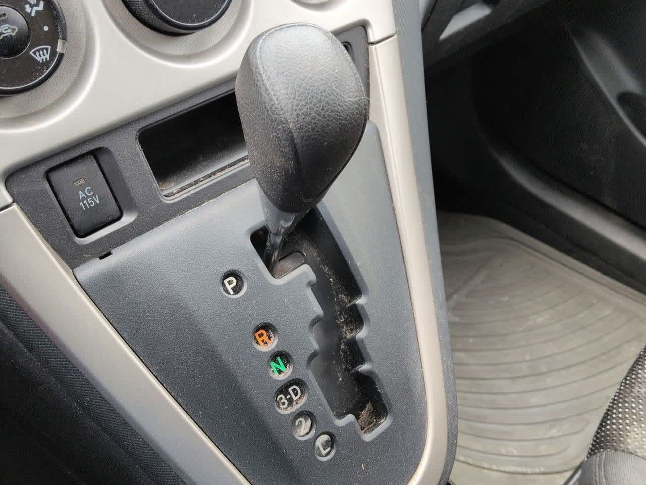 Thumbnail: 2009 Pontiac Vibe - 27