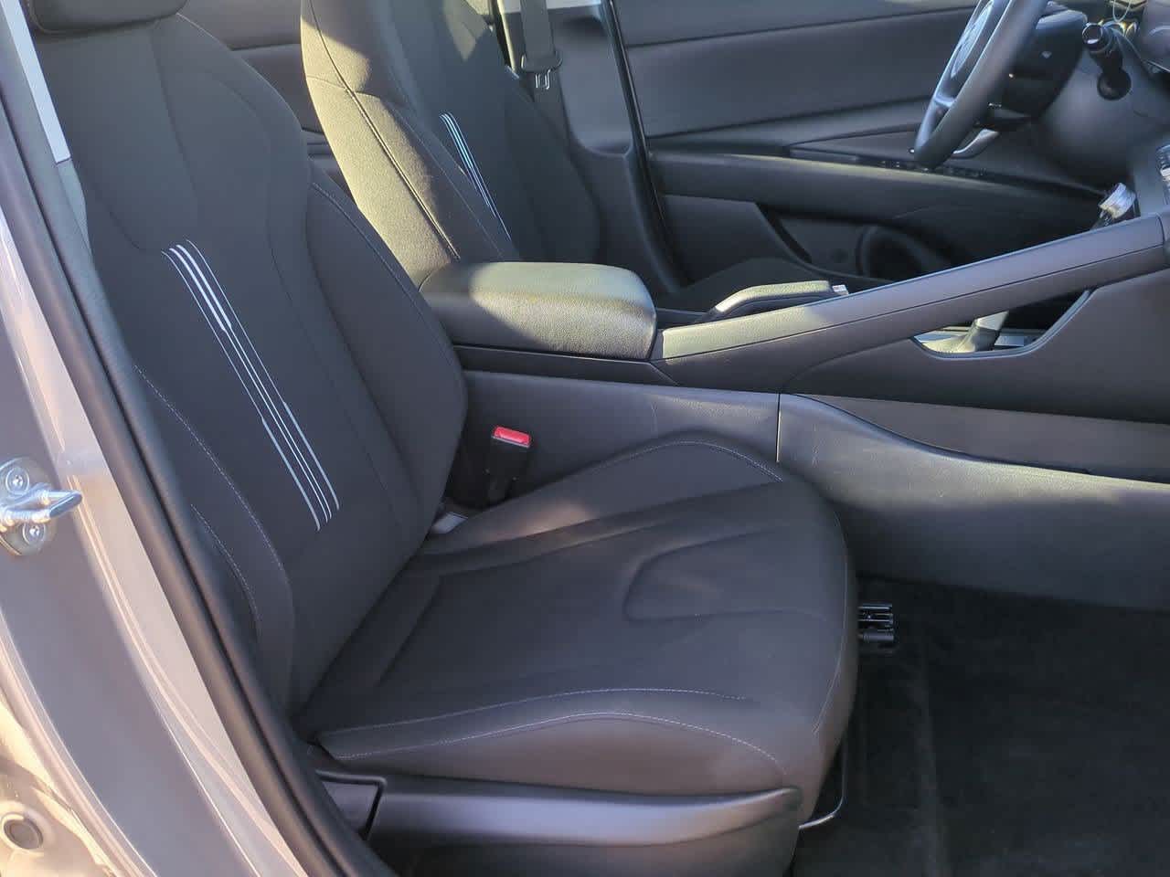 Thumbnail: 2024 Hyundai Elantra - 19