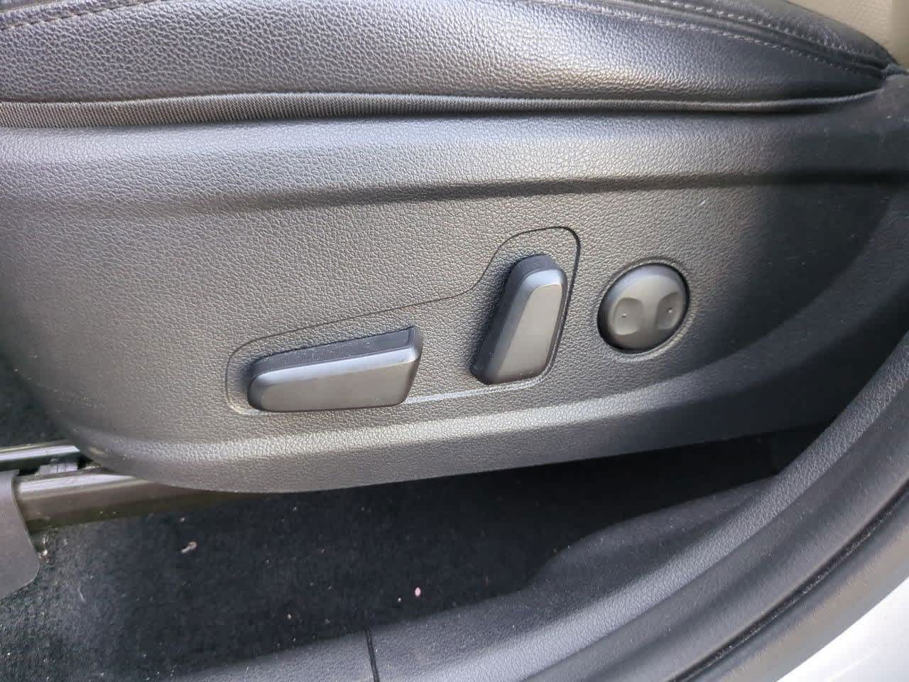 Thumbnail: 2019 Hyundai Santa Fe - 16