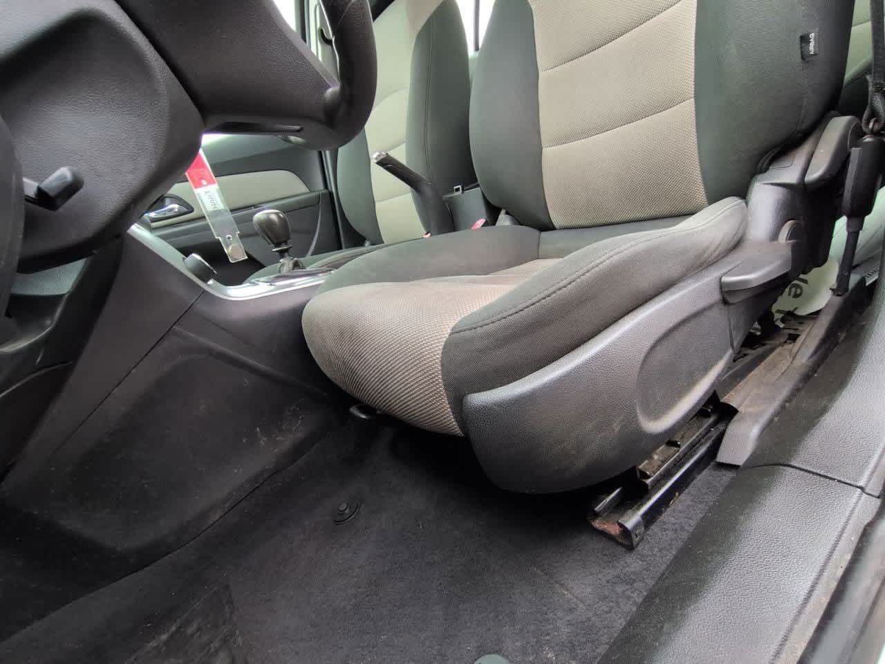 Thumbnail: 2012 Chevrolet Cruze - 17