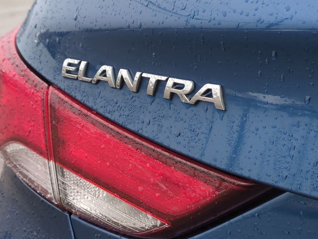 Thumbnail: 2014 Hyundai Elantra - 12