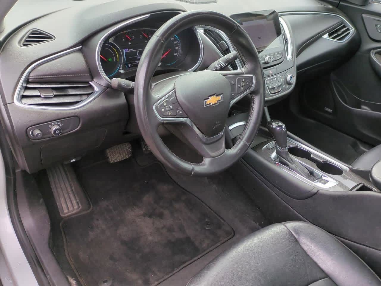 2017 Chevrolet Malibu Hybrid photo 2