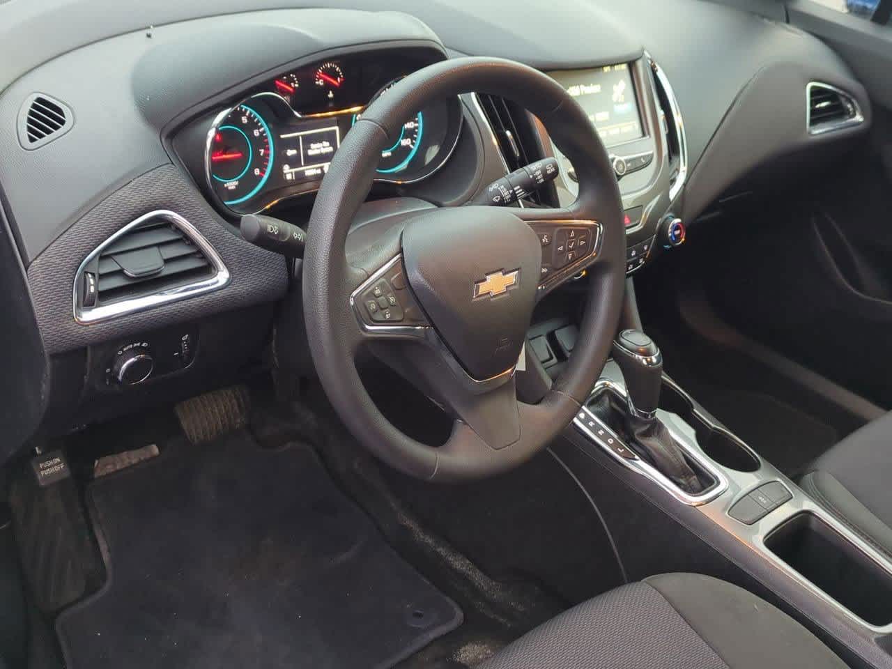 Thumbnail: 2017 Chevrolet Cruze - 2