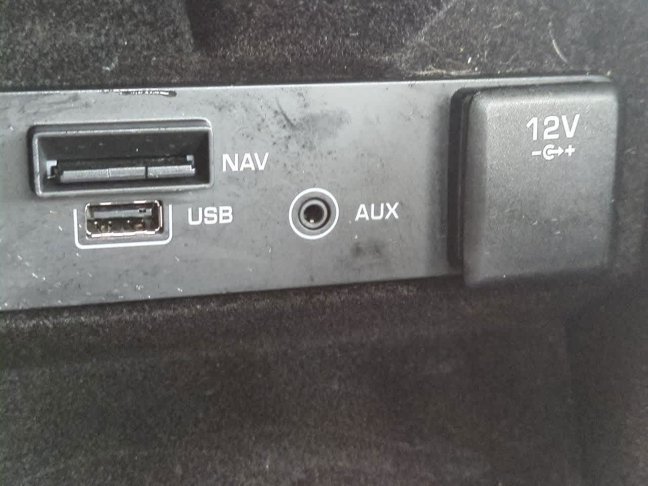 Thumbnail: 2017 Land Rover Discovery Sport - 32