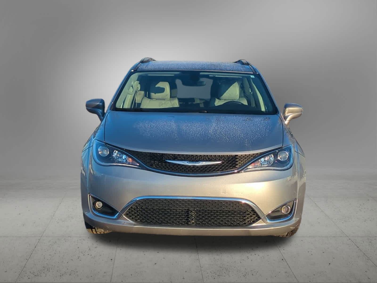 Thumbnail: 2017 Chrysler Pacifica - 9